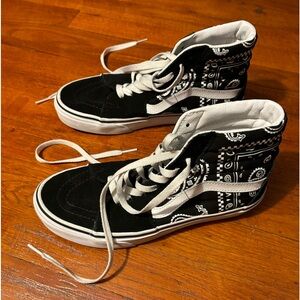 Black and White High Vans 7.5 W | 6 M